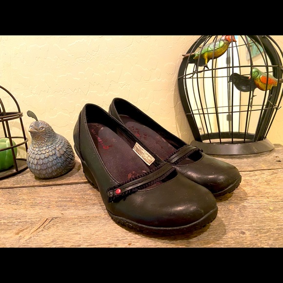 Merrell black wedge Mary Jane pumps - Picture 1 of 6